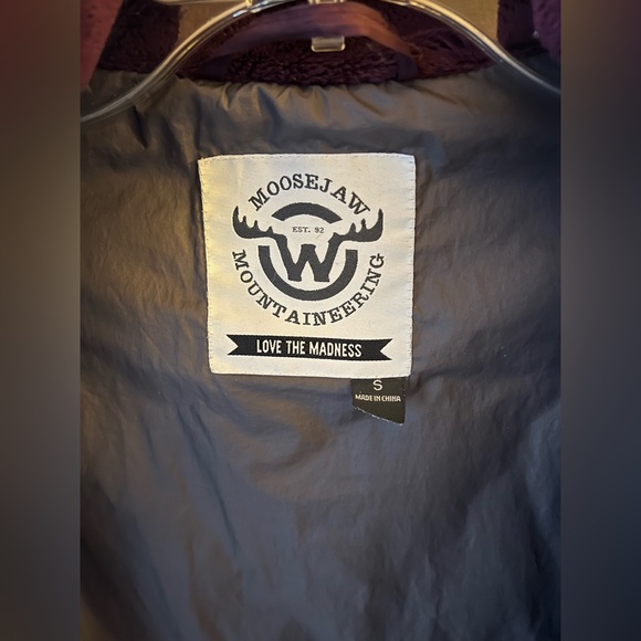 Women’s Moosejaw Winter Coat - Picture 3 of 4